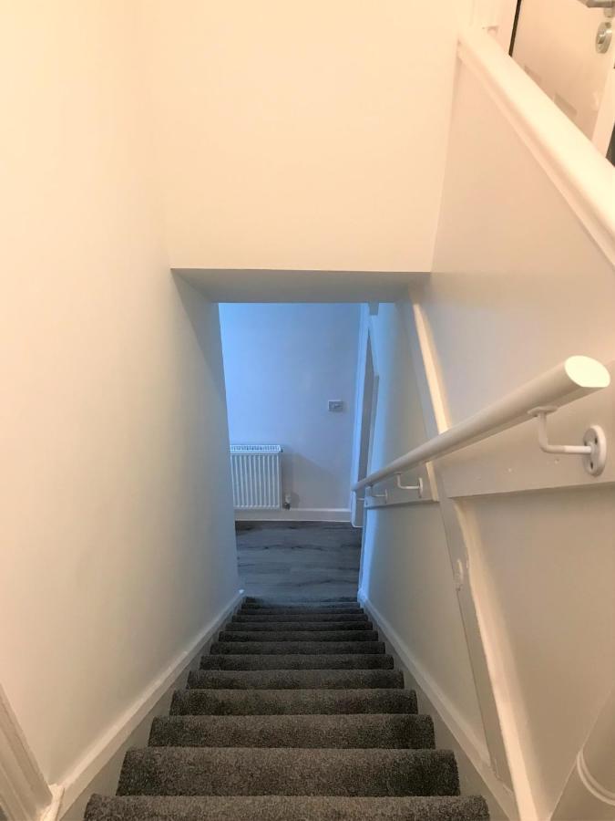 Stylish Modern 3-Bed House Nr Manchester City Ctr Whitefield Exterior photo