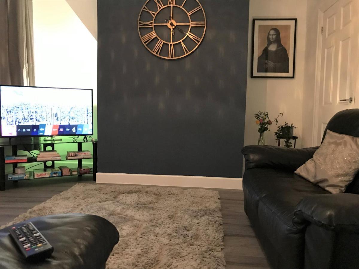Stylish Modern 3-Bed House Nr Manchester City Ctr Whitefield Exterior photo